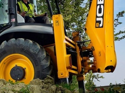 Roboty ziemne Gdańsk – Wynajem koparki z operatorem